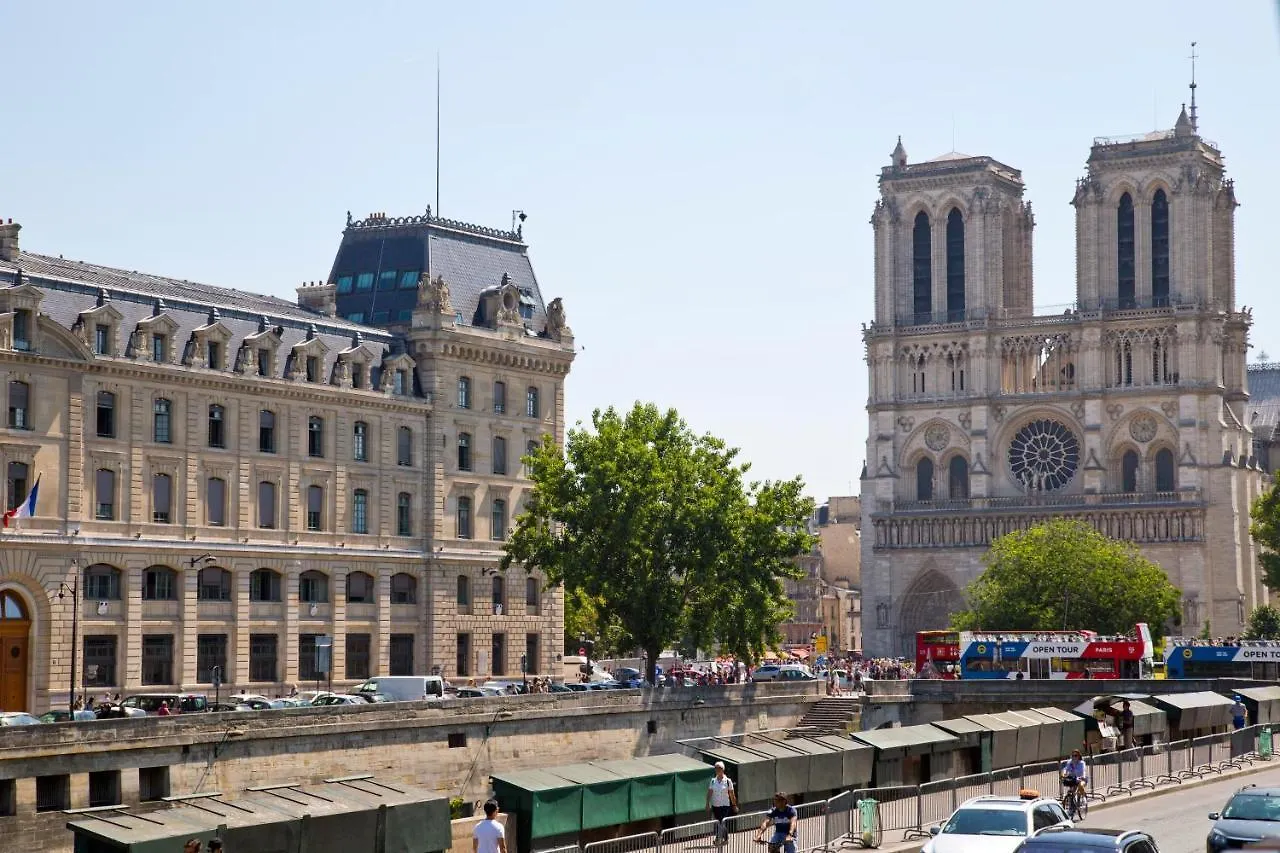 Tasty Luxury 3 Bedroom Full View Seine-Notre Dame Paris France