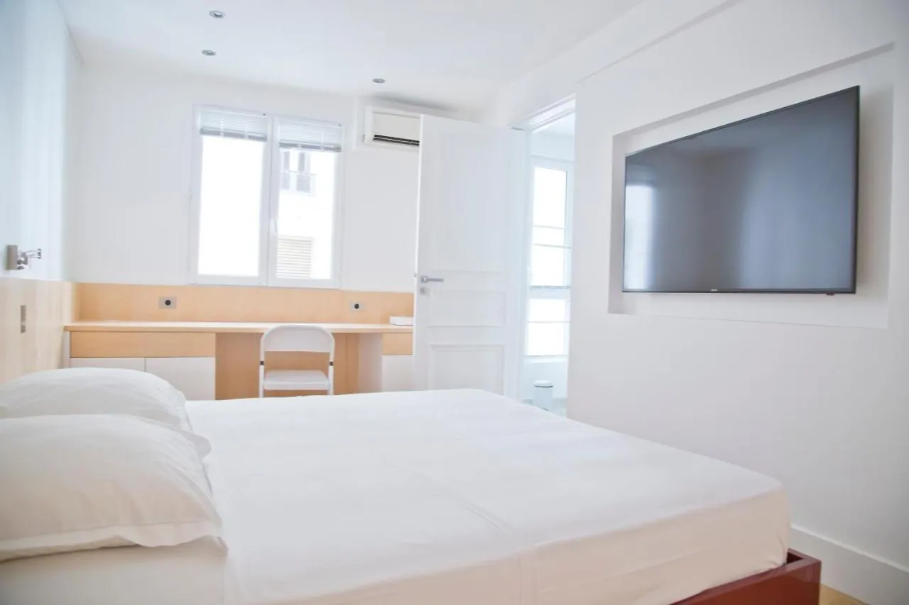 Tasty Luxury 3 Bedroom Full View Seine-Notre Dame Paris Apartment