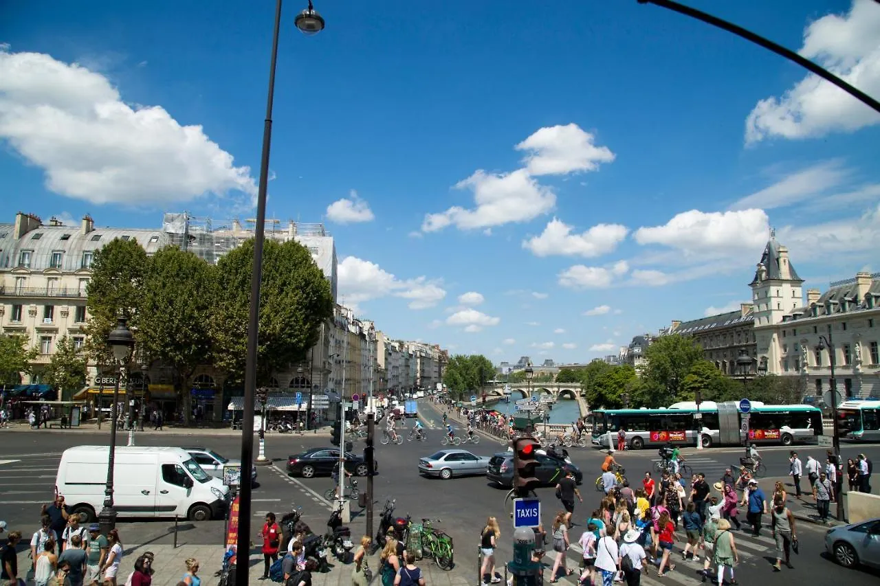 Apartment Tasty Luxury 3 Bedroom Full View Seine-Notre Dame Paris
