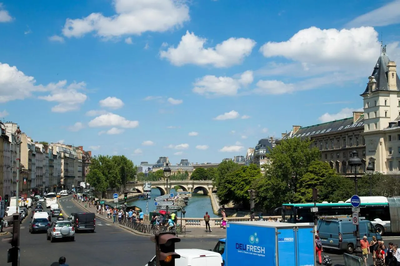 Tasty Luxury 3 Bedroom Full View Seine-Notre Dame Paris